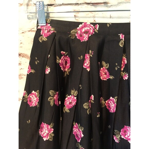 Forever 21 Floral skirt sz 25 black pink mini career pleats side zipper lined - Picture 3 of 9